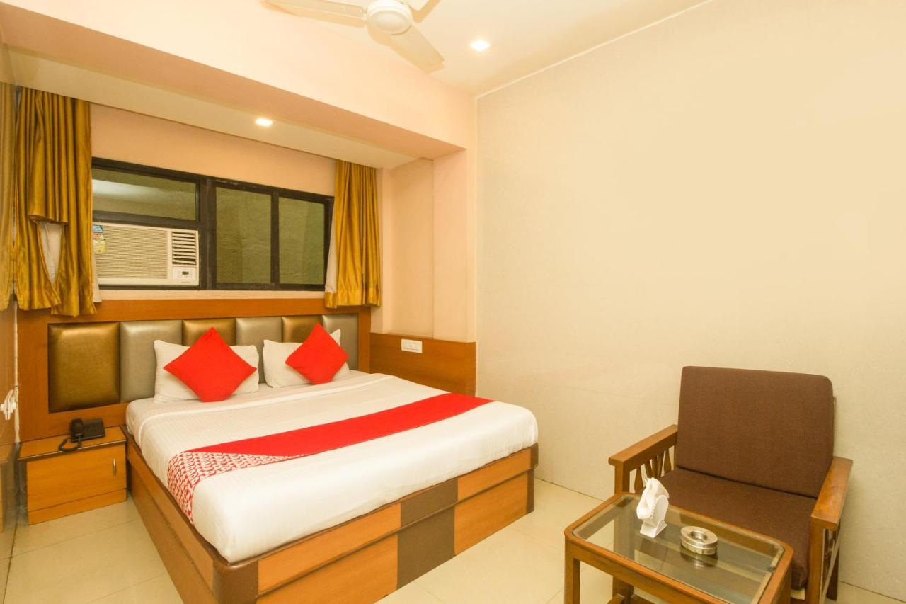 OYO 7727 Hotel Sarovar Grand Kalamboli Exterior foto