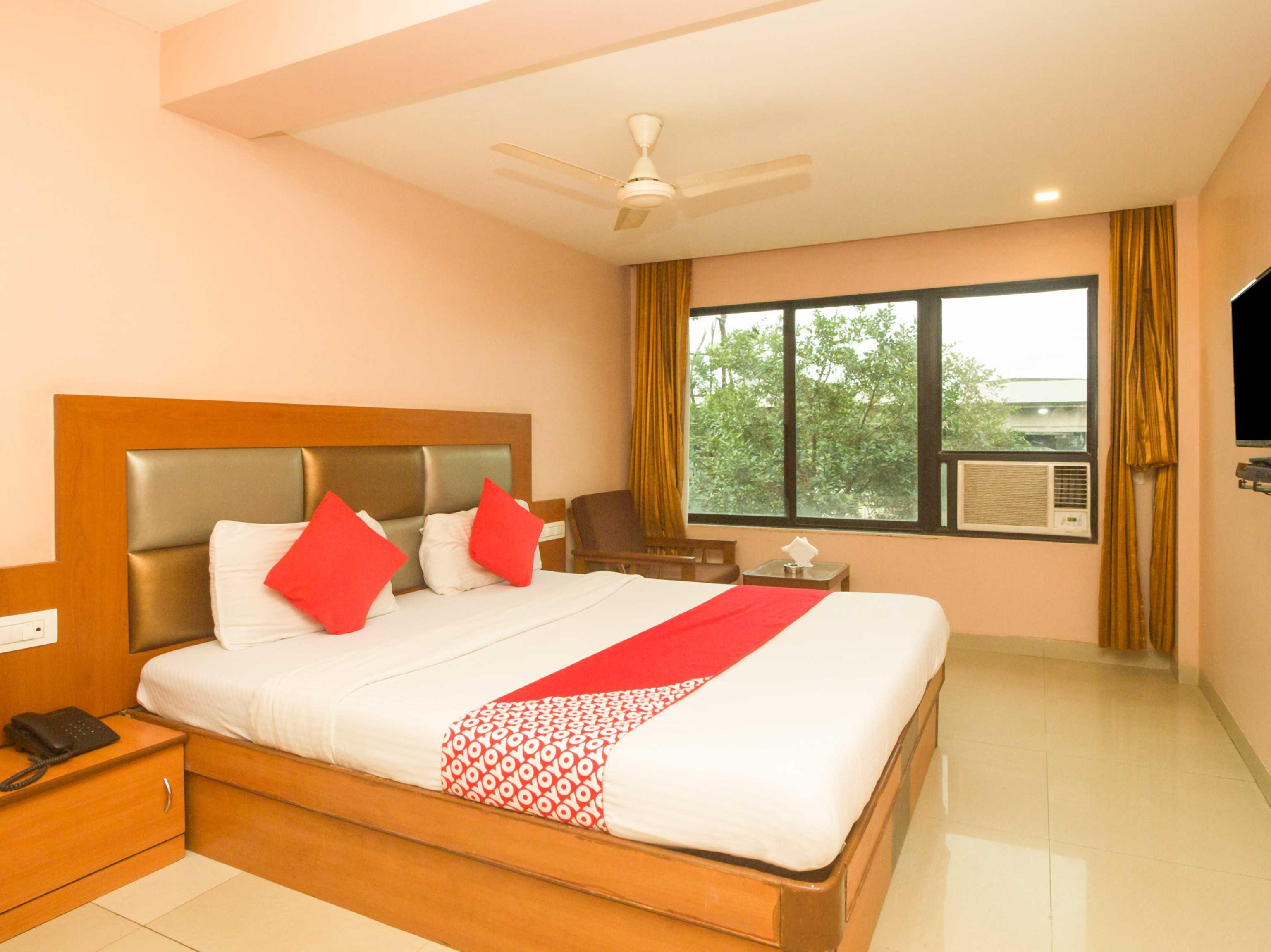 OYO 7727 Hotel Sarovar Grand Kalamboli Exterior foto