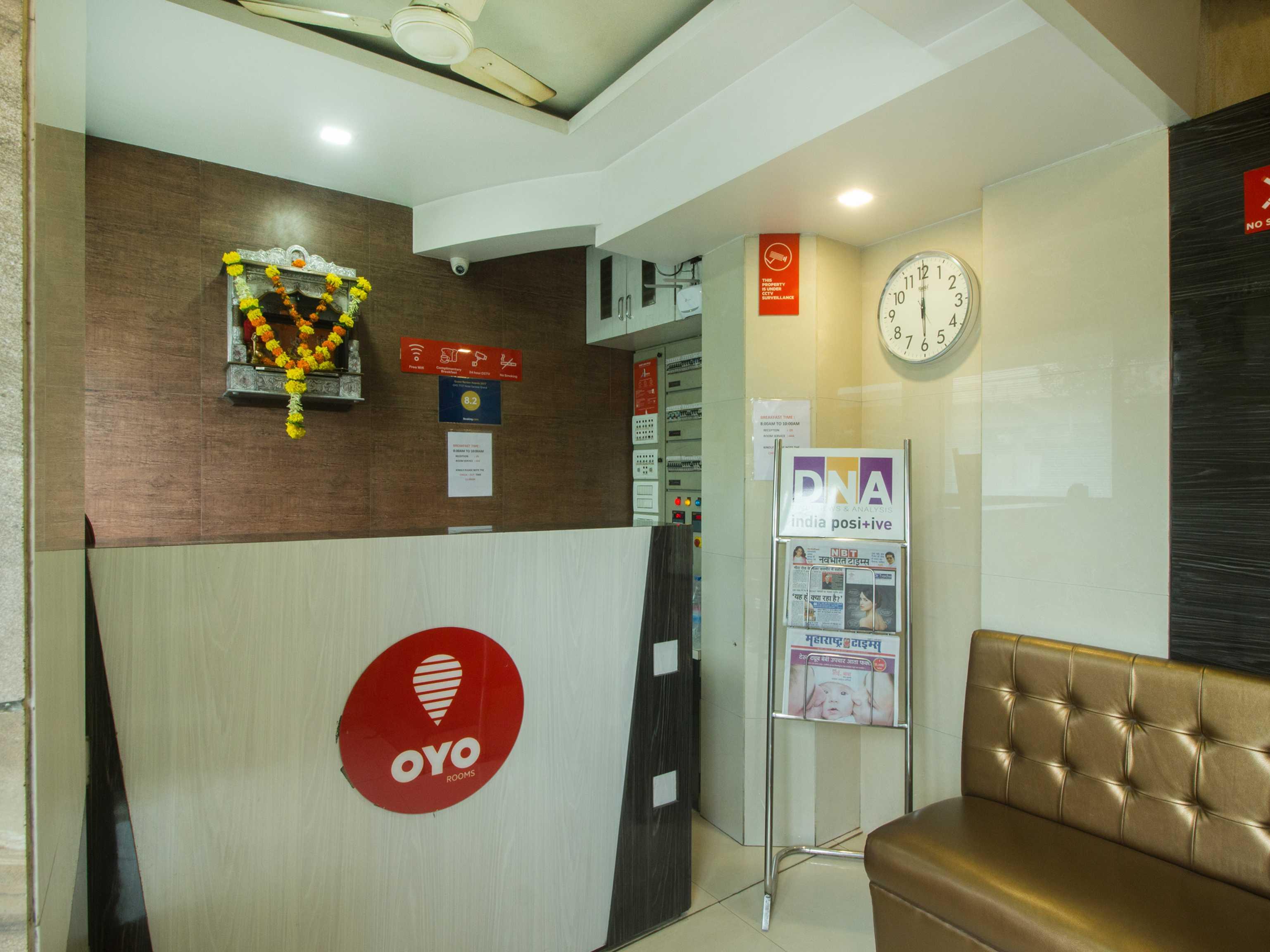 OYO 7727 Hotel Sarovar Grand Kalamboli Exterior foto