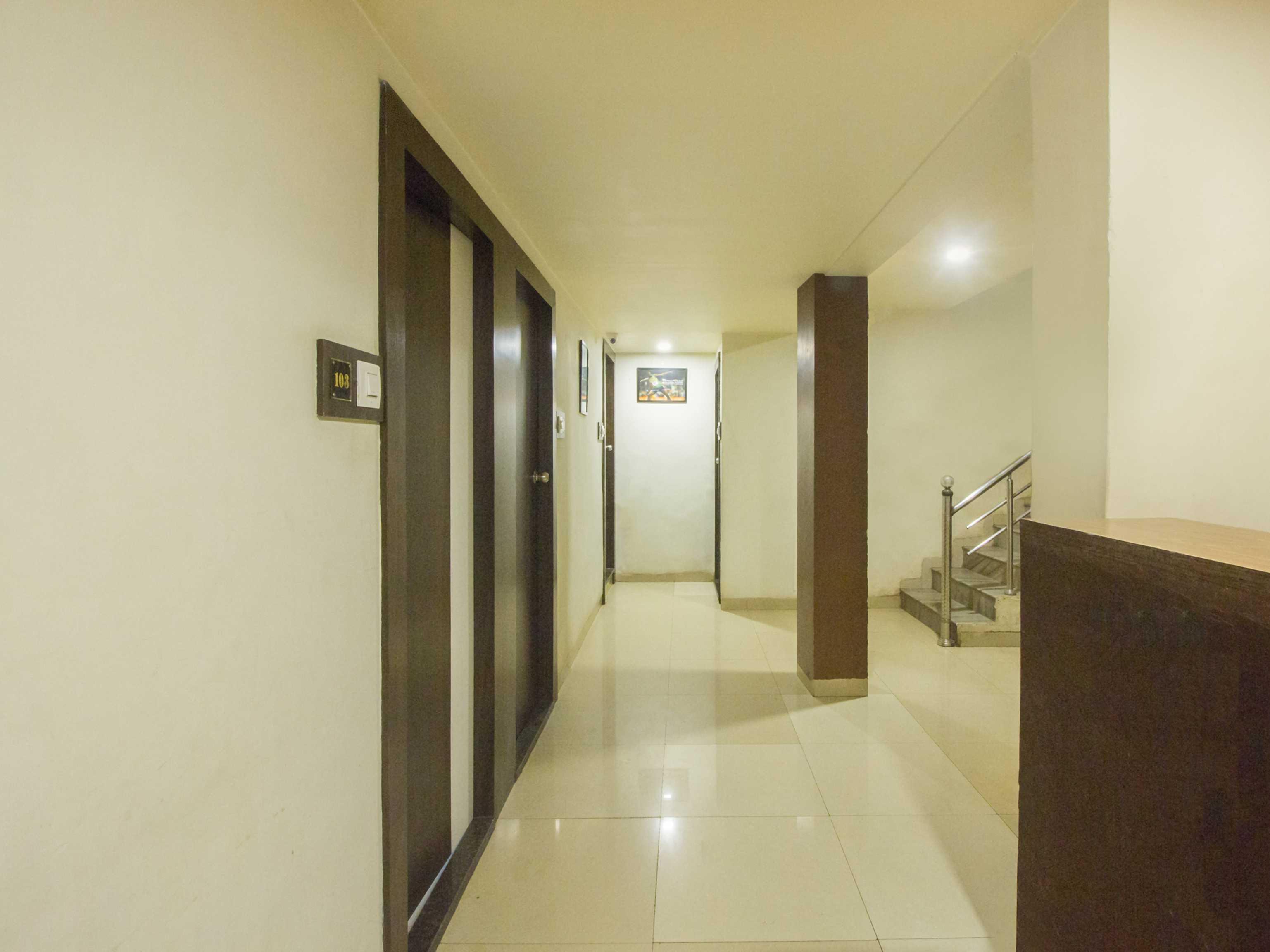 OYO 7727 Hotel Sarovar Grand Kalamboli Exterior foto