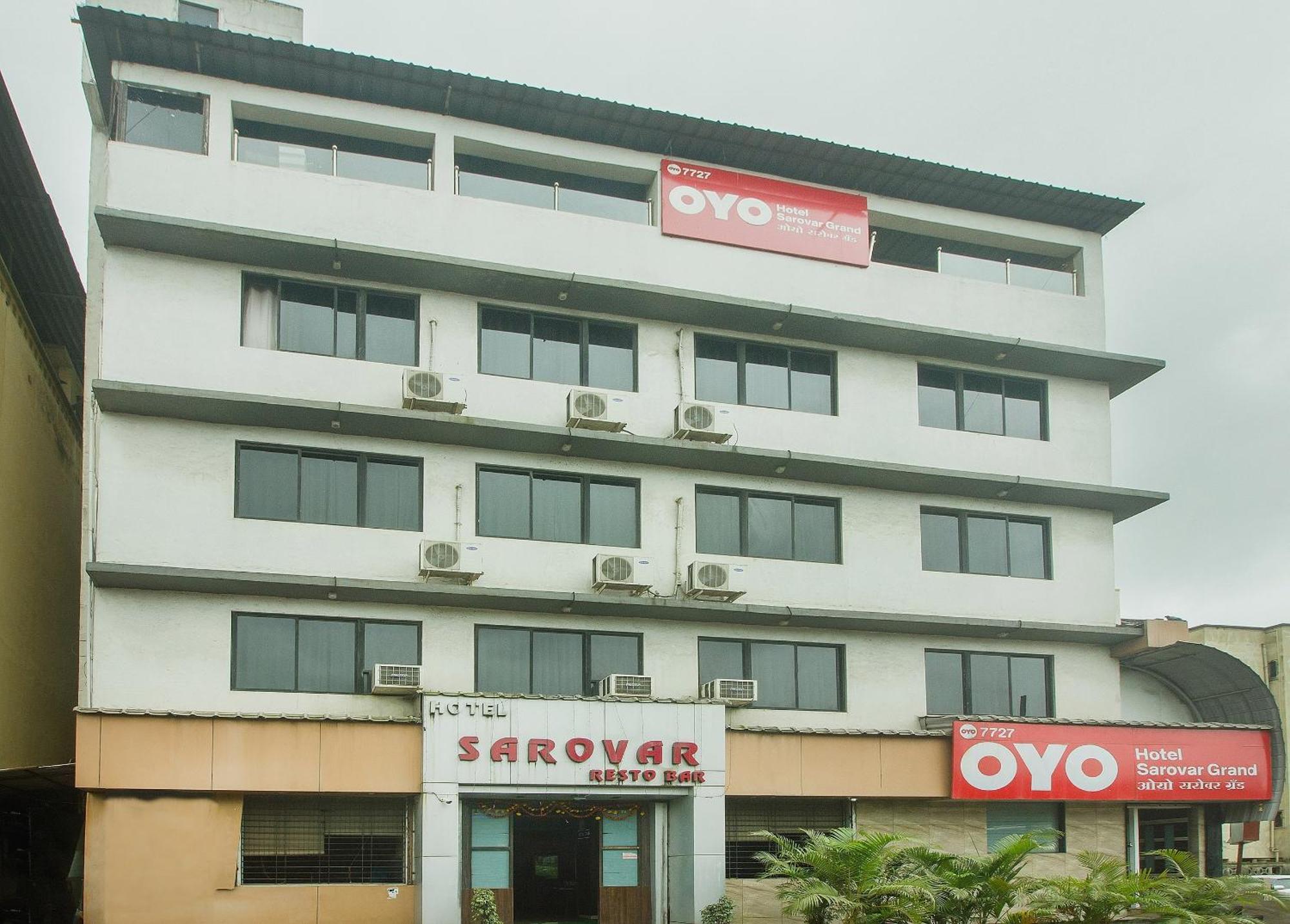 OYO 7727 Hotel Sarovar Grand Kalamboli Exterior foto
